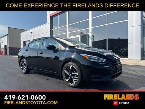 Used 2025 Nissan Versa SR w/ Trunk Package FWD image 1