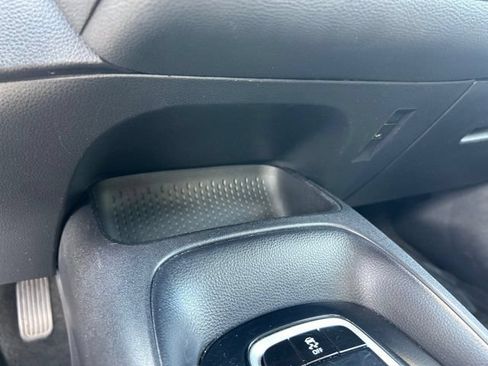 Used 2022 Toyota Corolla LE FWD image 24