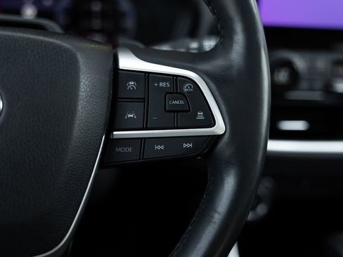 Certified 2024 Toyota Grand Highlander Platinum AWD/4WD image 15