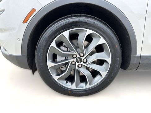 Used 2022 Lincoln Nautilus Reserve w/ Equipment Group 201A AWD/4WD image 11