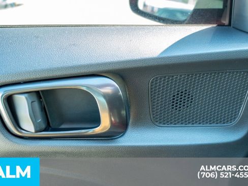 Used 2024 Hyundai Venue Limited image 22