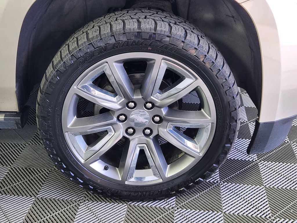 Used 2016 Chevrolet Suburban LTZ AWD/4WD image 9