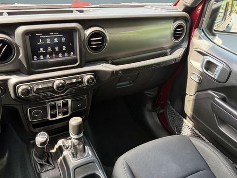 Used 2022 Jeep Wrangler Unlimited Sport AWD/4WD image 26