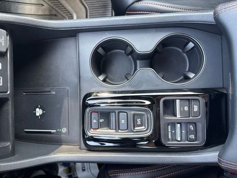 Used 2024 Honda Pilot TrailSport image 37