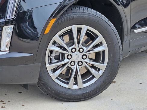 Certified 2023 Cadillac XT5 Premium Luxury FWD image 7