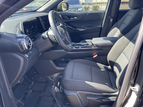 Used 2026 Chevrolet Equinox LT AWD/4WD image 11