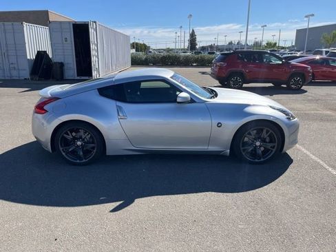 Used 2011 Nissan 370Z Coupe w/ Sport Pkg RWD image 4