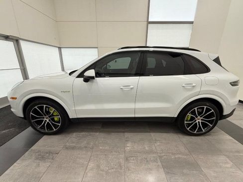 Used 2022 Porsche Cayenne E-Hybrid AWD/4WD image 2