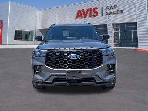 Used 2025 Ford Explorer ST-Line w/ ST-Line Street Pack AWD/4WD image 2