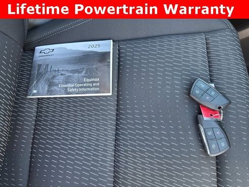 Used 2025 Chevrolet Equinox LT image 18