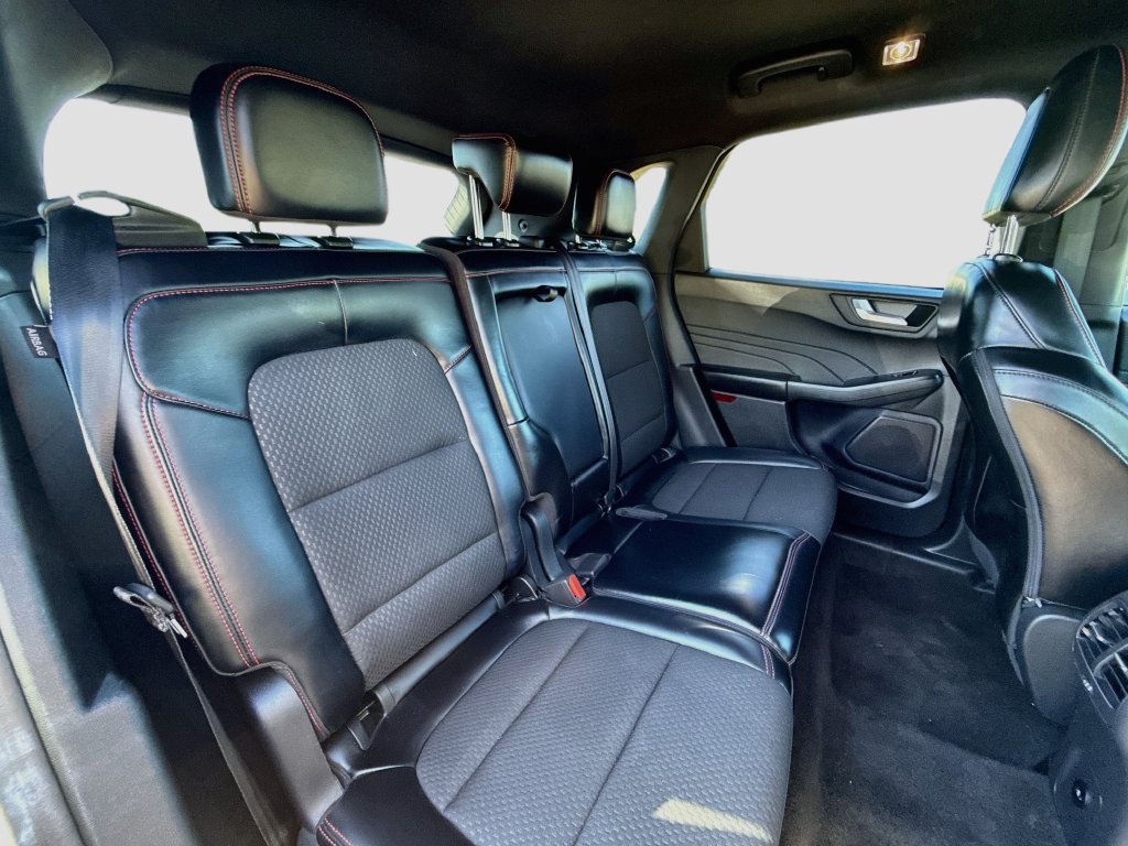 Used 2024 Ford Escape ST-Line w/ Tech Pack #1 FWD image 31