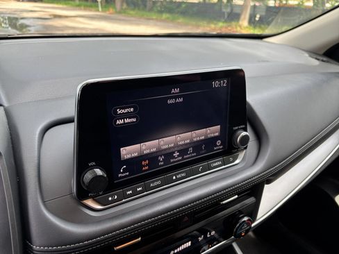 Used 2025 Nissan Rogue SV FWD image 20