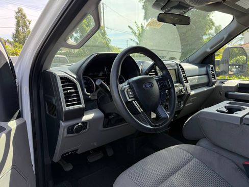 Used 2020 Ford F250 XLT AWD/4WD image 5