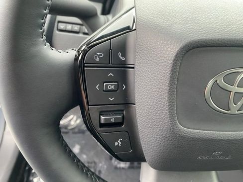 Used 2025 Toyota Prius XLE AWD/4WD image 26