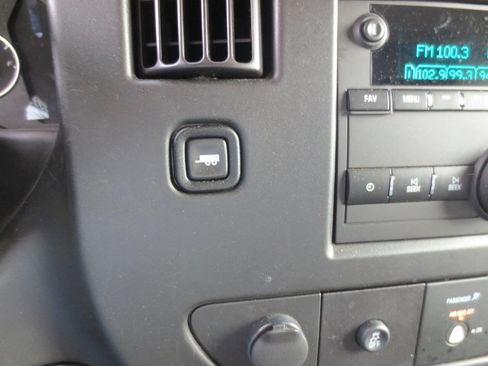 Used 2022 Chevrolet Express 2500 w/ Driver Convenience Package RWD image 16