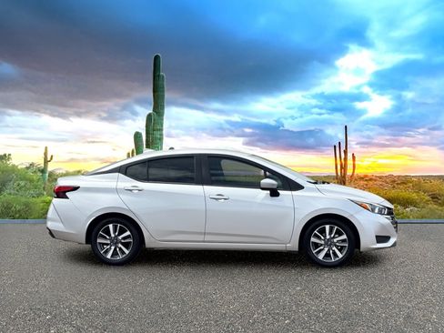 Used 2023 Nissan Versa SV FWD image 6