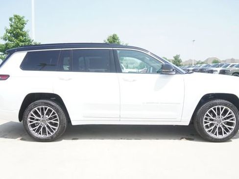 New 2026 Jeep Grand Cherokee L Summit AWD/4WD image 10