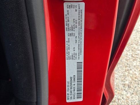Used 2025 Chrysler Pacifica Select FWD image 33