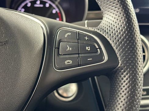 Used 2019 Mercedes-Benz GLC 300 4MATIC image 31