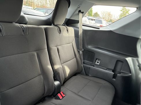 Used 2023 Ford Explorer XLT image 29