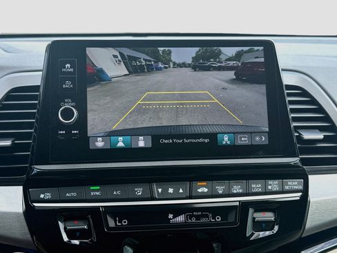 Certified 2025 Honda Odyssey Touring image 14