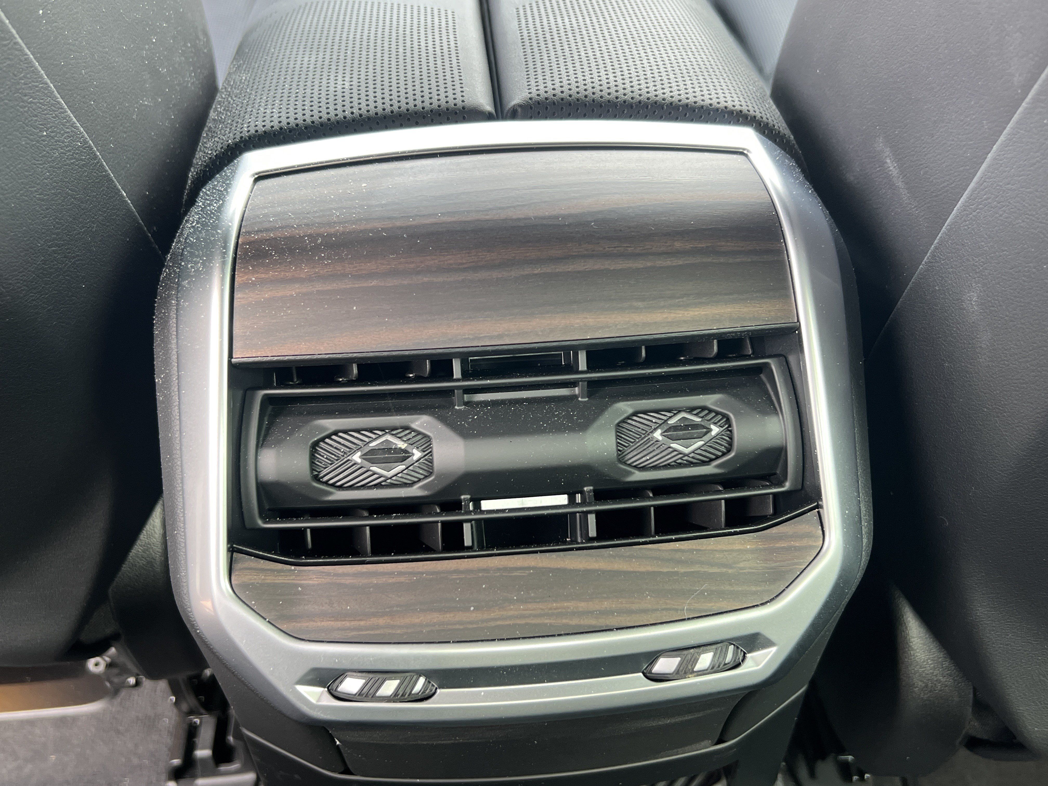 Certified 2025 BMW 760i xDrive AWD/4WD image 37