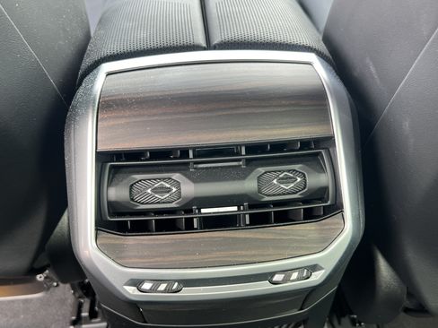 Used 2025 BMW 760i xDrive AWD/4WD image 37