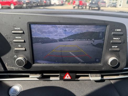 Used 2021 Hyundai Elantra SEL FWD image 18