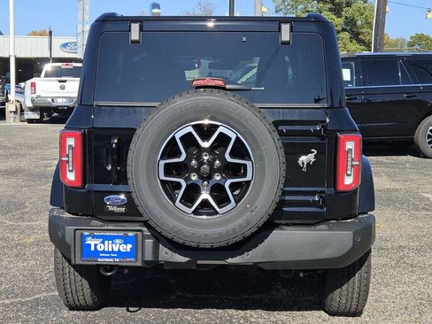 New 2025 Ford Bronco Outer Banks image 8