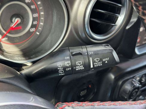 Used 2018 Jeep Wrangler Unlimited Rubicon AWD/4WD image 29