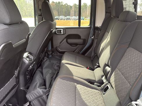 New 2025 Jeep Gladiator Mojave image 27