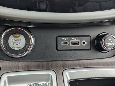 Used 2019 Nissan Murano Platinum image 19
