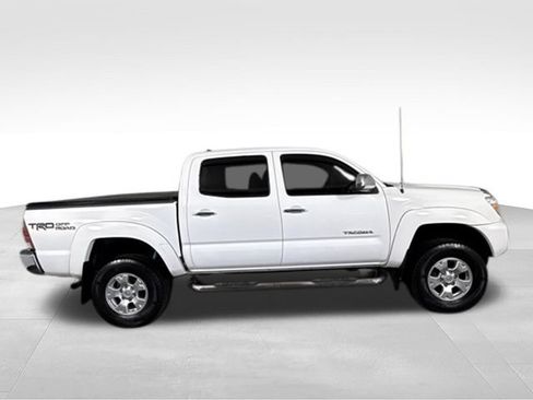Used 2015 Toyota Tacoma 4x4 Double Cab w/ TRD Off-Road Package image 10