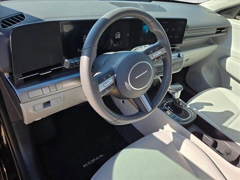 Certified 2025 Hyundai Kona SEL image 10