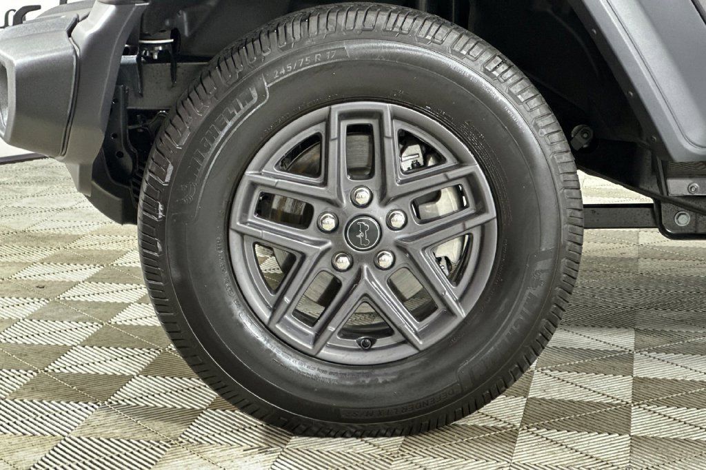 Used 2026 Jeep Wrangler Sport AWD/4WD image 32