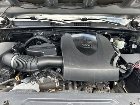 Used 2017 Toyota Tacoma TRD Sport w/ Tow Package RWD image 56