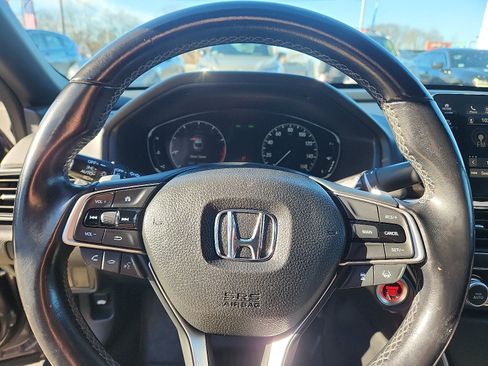 Used 2018 Honda Accord Sport image 18