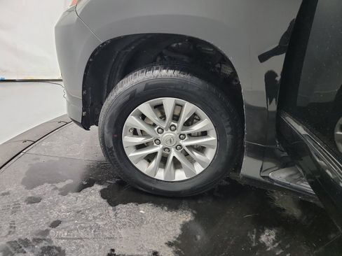 Used 2018 Lexus GX 460 image 30