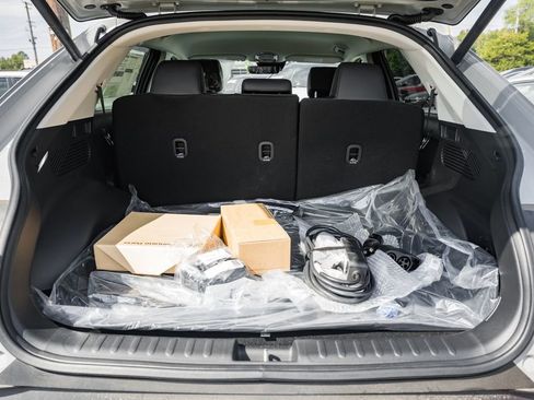 New 2025 Hyundai Ioniq 5 SEL image 8