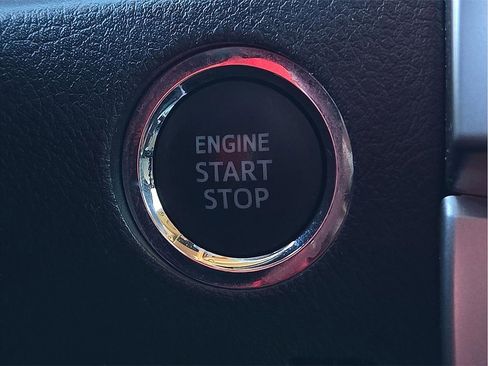 Used 2021 Toyota 4Runner Limited image 16