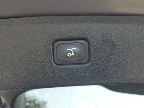 Certified 2023 Ford Edge ST-Line image 10