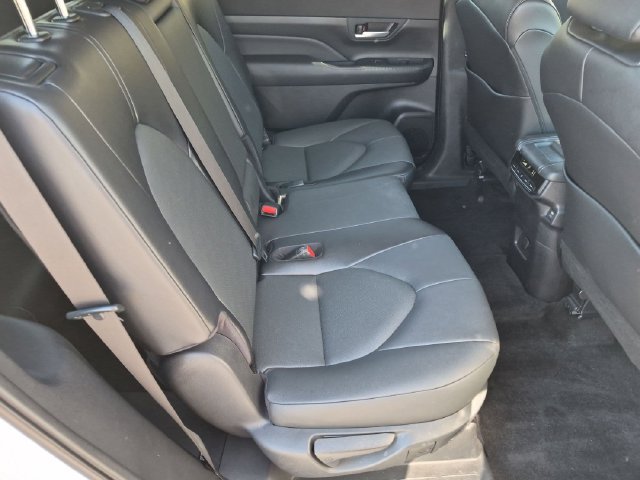 Certified 2024 Toyota Grand Highlander AWD image 33
