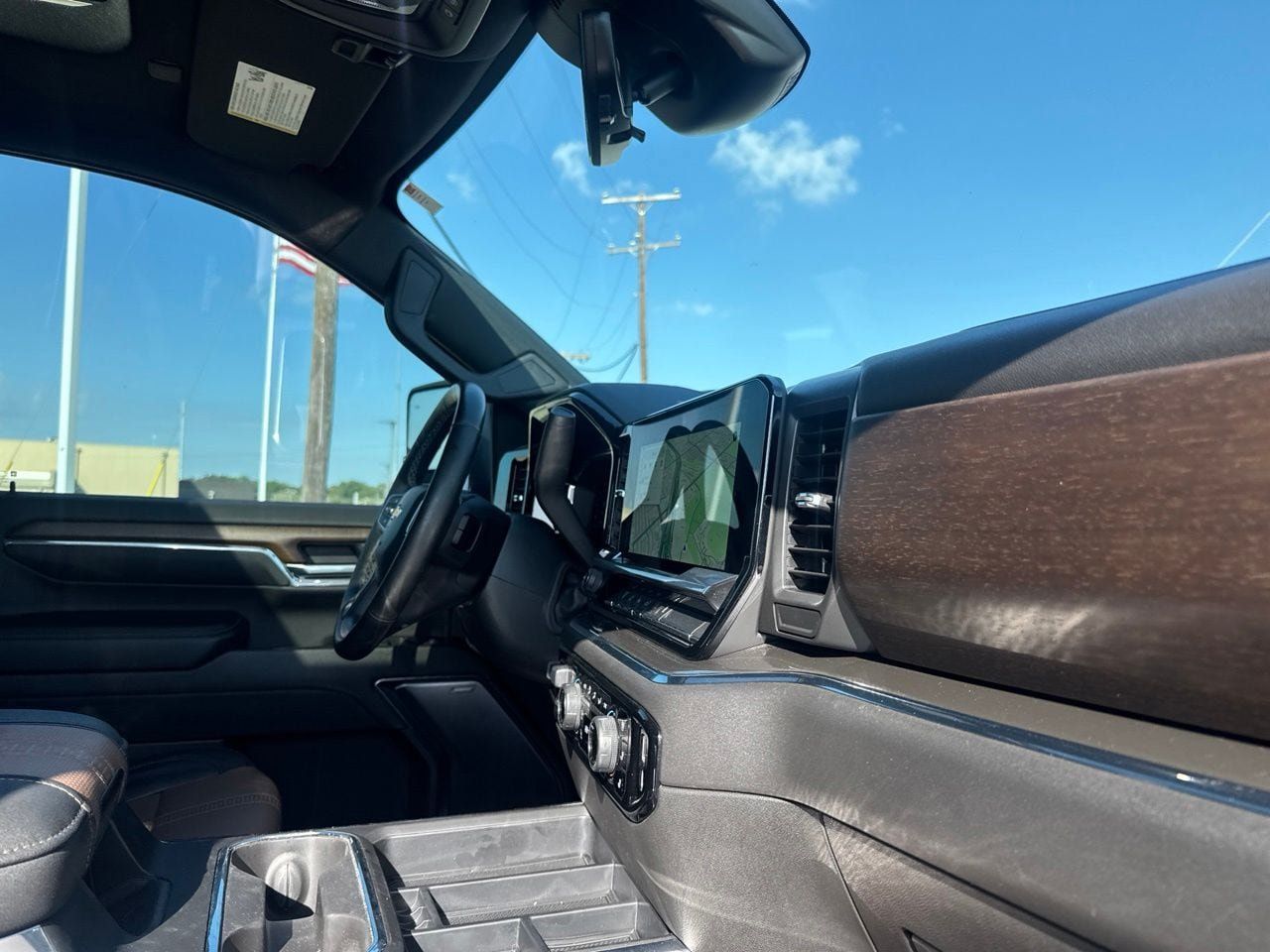 Used 2024 Chevrolet Silverado 2500 High Country w/ High Country Premium Package AWD/4WD image 30