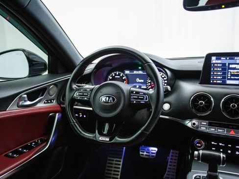 Used 2020 Kia Stinger GT1 image 4