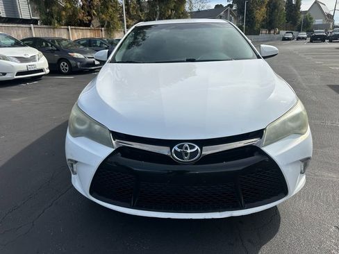 Used 2016 Toyota Camry SE image 6