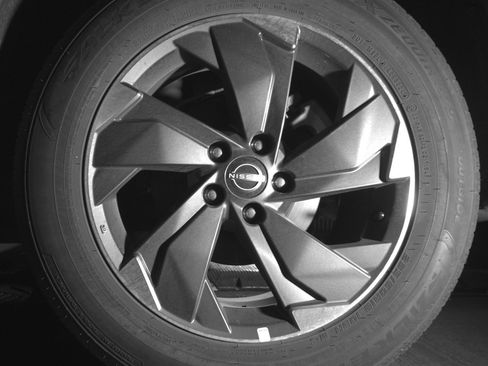 Used 2025 Nissan Rogue SV FWD image 14