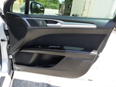 Used 2016 Ford Fusion SE FWD image 40