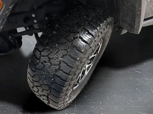 Used 2024 Jeep Gladiator Rubicon w/ Technology Group image 39