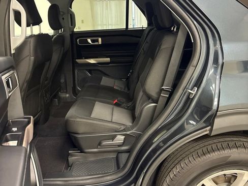 Used 2023 Ford Explorer XLT AWD/4WD image 21