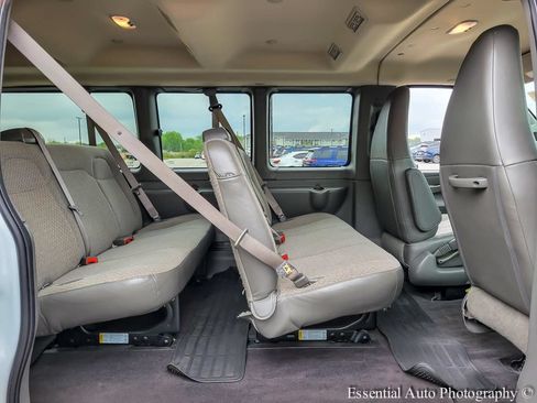 Used 2025 Chevrolet Express 3500 LT w/ LT Preferred Equipment Group RWD image 10